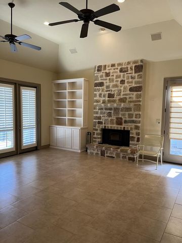 2904 Rock Barn Dr, Kerrville, TX 78028