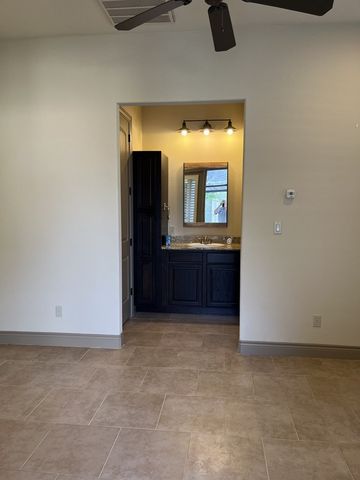 2904 Rock Barn Dr, Kerrville, TX 78028