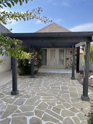 2904 Rock Barn Dr, Kerrville, TX 78028