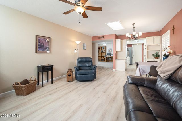 19221 N SOMBRERO Circle, Sun City, AZ 85373