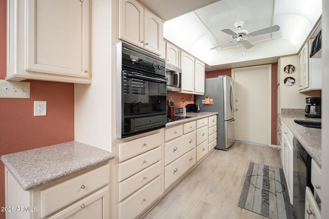 19221 N SOMBRERO Circle, Sun City, AZ 85373