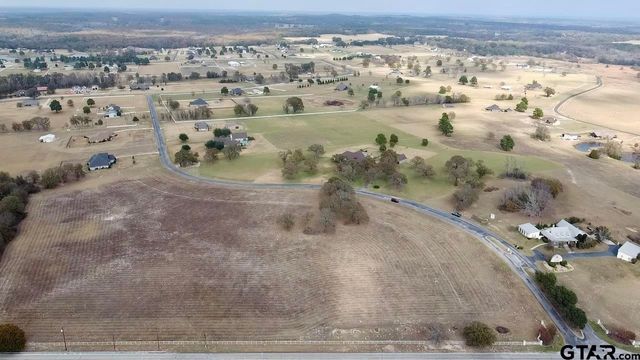 15511 Stallion Lake Blvd, Lindale, TX 75771