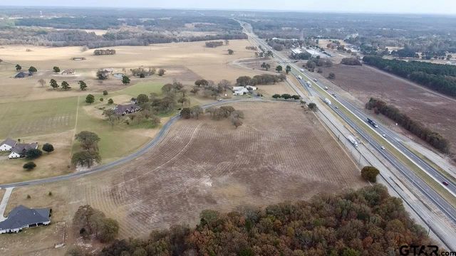 15511 Stallion Lake Blvd, Lindale, TX 75771