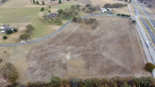 15511 Stallion Lake Blvd, Lindale, TX 75771