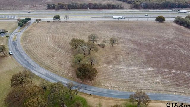 15511 Stallion Lake Blvd, Lindale, TX 75771