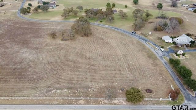15511 Stallion Lake Blvd, Lindale, TX 75771