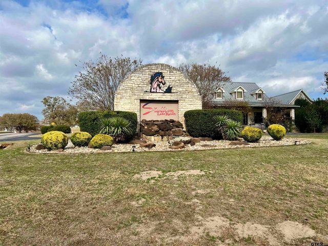 15511 Stallion Lake Blvd, Lindale, TX 75771