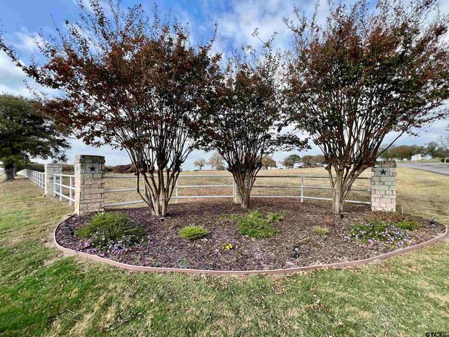 15511 Stallion Lake Blvd, Lindale, TX 75771