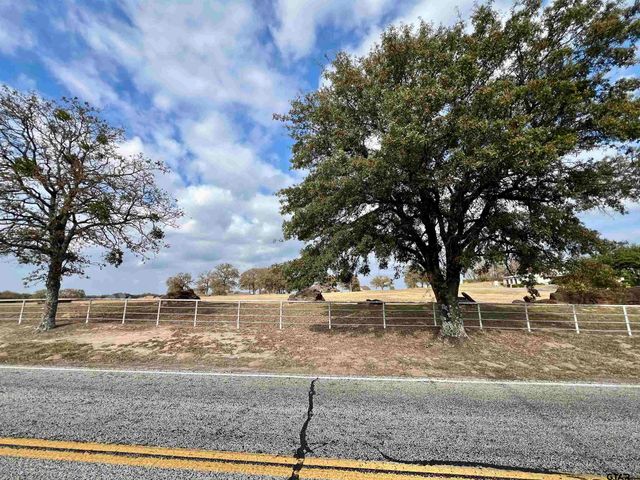 15511 Stallion Lake Blvd, Lindale, TX 75771