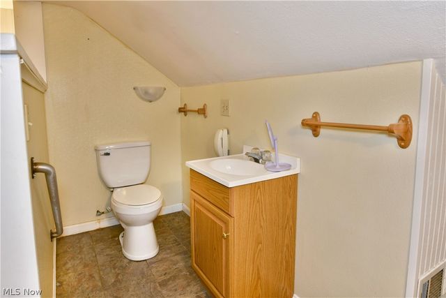 4995 Parkman Road NW, Warren, OH 44481