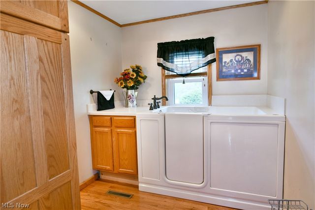 4995 Parkman Road NW, Warren, OH 44481