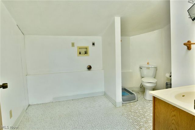 4995 Parkman Road NW, Warren, OH 44481