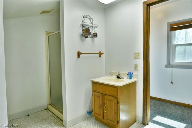 4995 Parkman Road NW, Warren, OH 44481