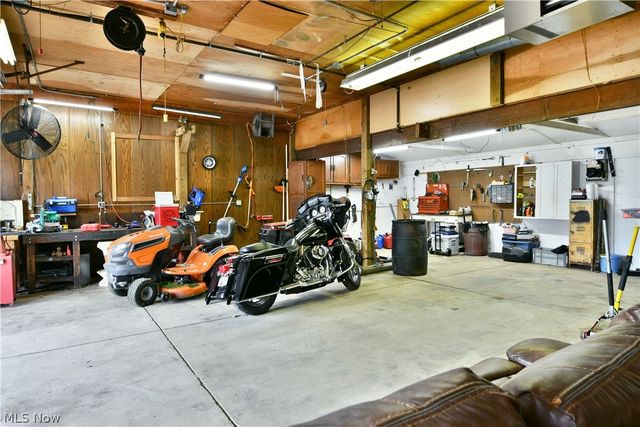 4995 Parkman Road NW, Warren, OH 44481
