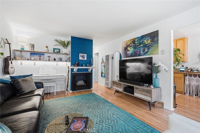 206 Portland Avenue, Huntington Beach, CA 92648
