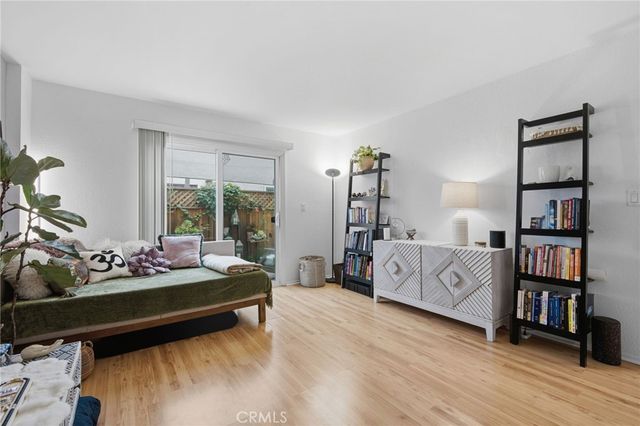 206 Portland Avenue, Huntington Beach, CA 92648