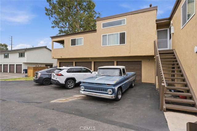 206 Portland Avenue, Huntington Beach, CA 92648