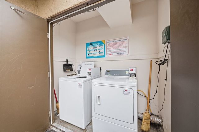206 Portland Avenue, Huntington Beach, CA 92648