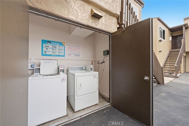 206 Portland Avenue, Huntington Beach, CA 92648