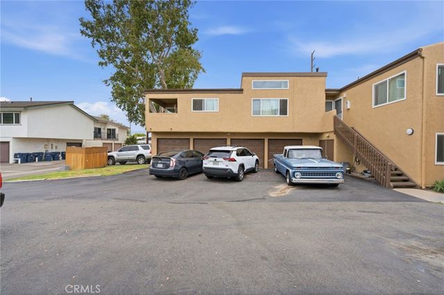 206 Portland Avenue, Huntington Beach, CA 92648