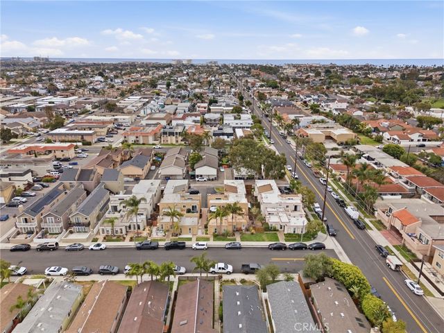 206 Portland Avenue, Huntington Beach, CA 92648