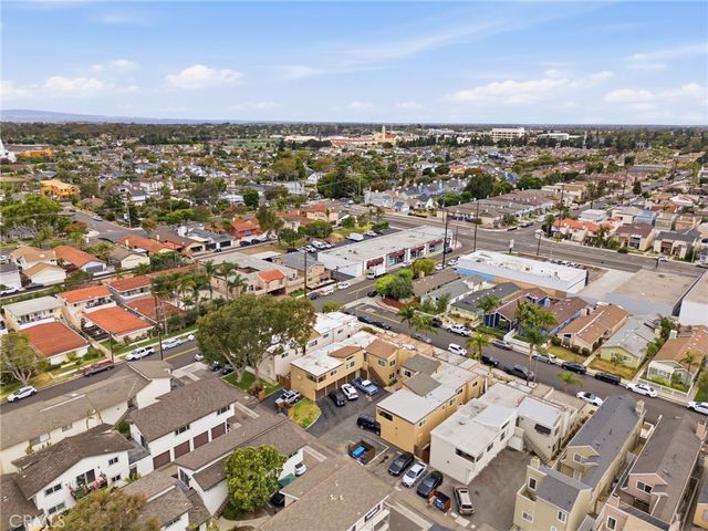 206 Portland Avenue, Huntington Beach, CA 92648