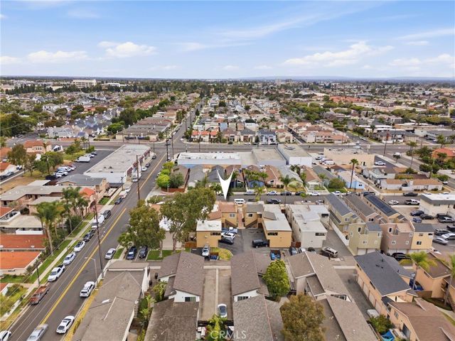 206 Portland Avenue, Huntington Beach, CA 92648