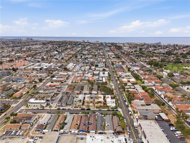 206 Portland Avenue, Huntington Beach, CA 92648