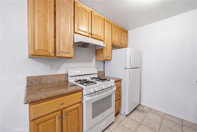 206 Portland Avenue, Huntington Beach, CA 92648