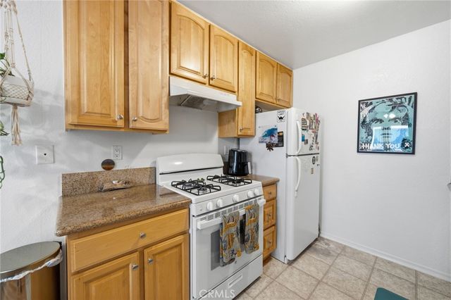 206 Portland Avenue, Huntington Beach, CA 92648