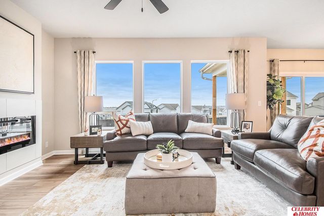 16937 Curtis Avenue, Omaha, NE 68116