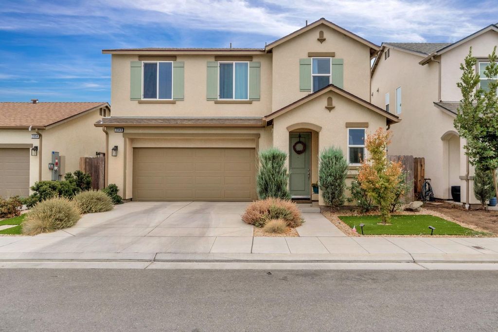 Image 1 of property listing at 3948 Wrenwood Avenue, Clovis, CA 93619
