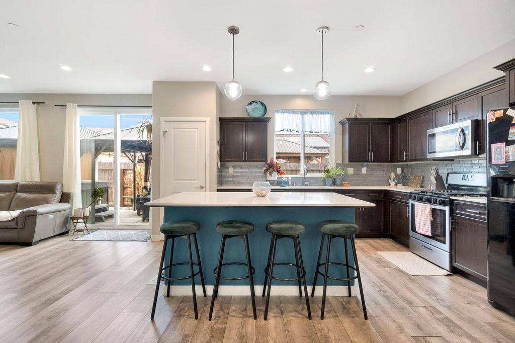 Image 14 of property listing at 3948 Wrenwood Avenue, Clovis, CA 93619