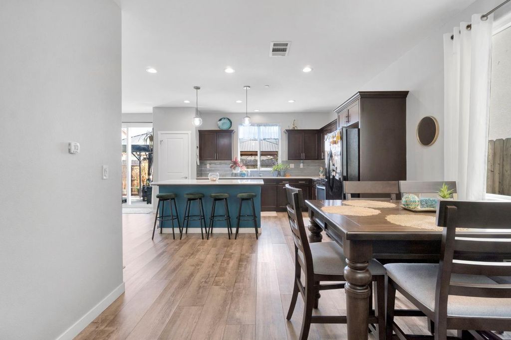 Image 15 of property listing at 3948 Wrenwood Avenue, Clovis, CA 93619
