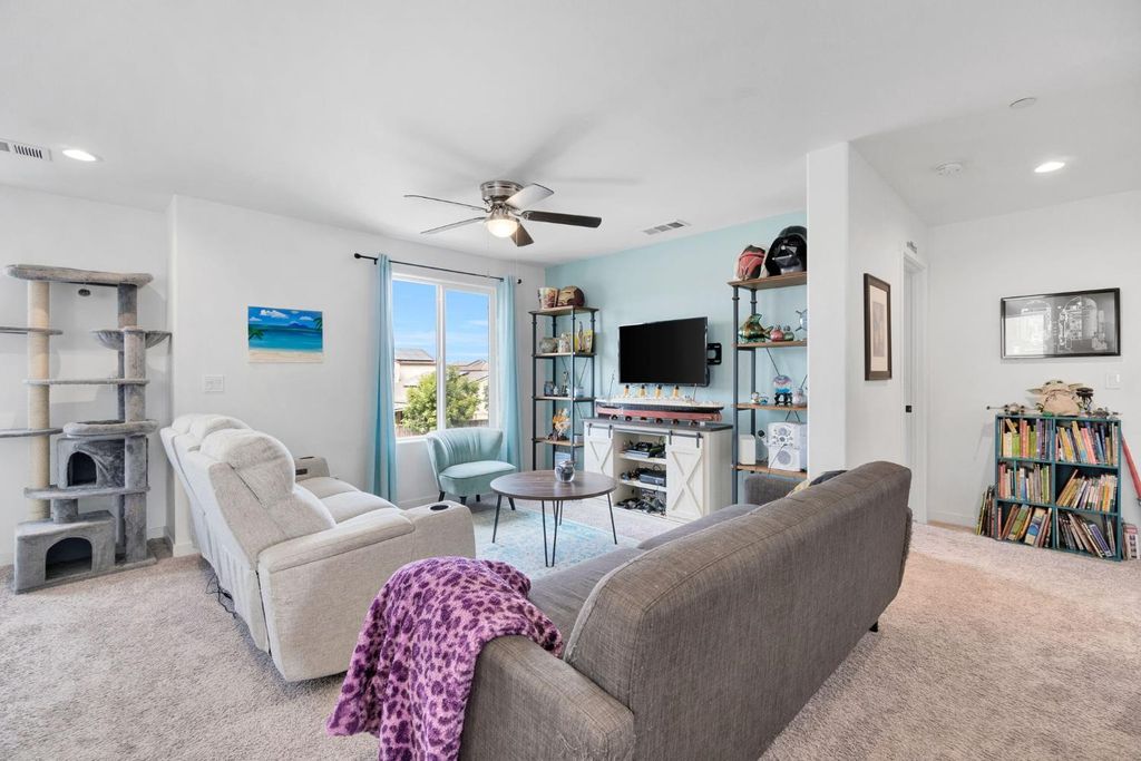 Image 17 of property listing at 3948 Wrenwood Avenue, Clovis, CA 93619