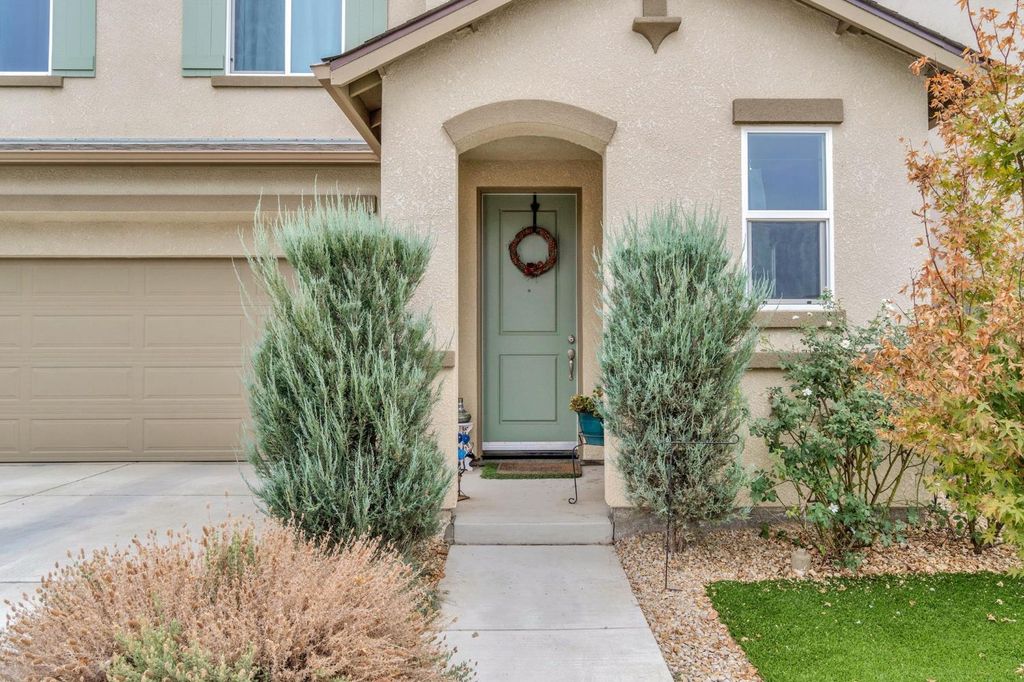 Image 2 of property listing at 3948 Wrenwood Avenue, Clovis, CA 93619