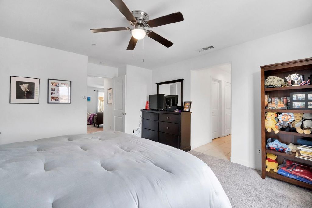Image 20 of property listing at 3948 Wrenwood Avenue, Clovis, CA 93619