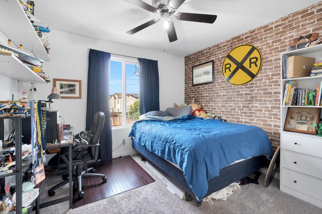 Image 23 of property listing at 3948 Wrenwood Avenue, Clovis, CA 93619