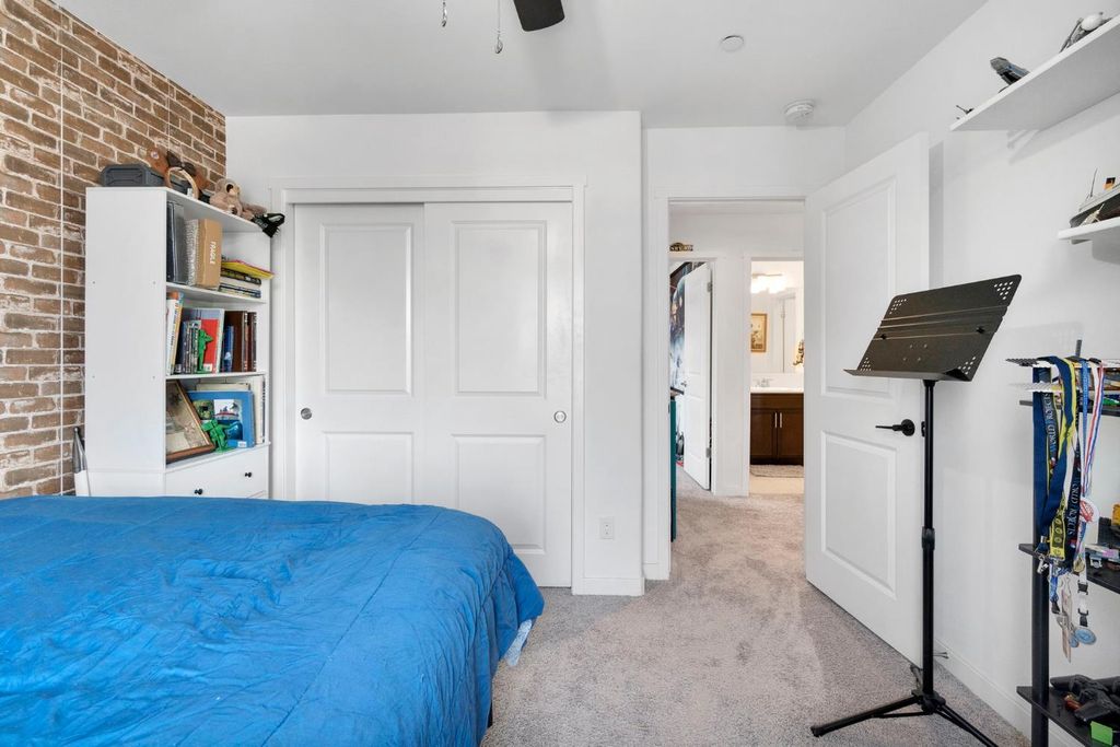 Image 24 of property listing at 3948 Wrenwood Avenue, Clovis, CA 93619