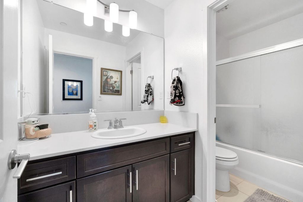 Image 25 of property listing at 3948 Wrenwood Avenue, Clovis, CA 93619
