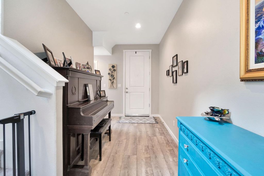 Image 3 of property listing at 3948 Wrenwood Avenue, Clovis, CA 93619