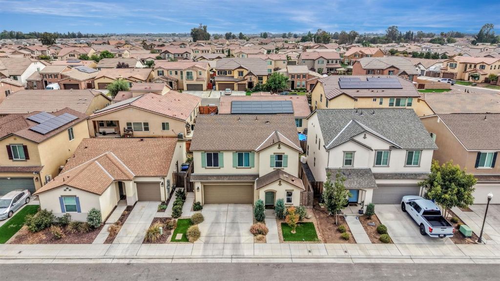 Image 32 of property listing at 3948 Wrenwood Avenue, Clovis, CA 93619