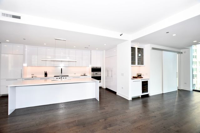 60 E Randolph Street PH24B, Chicago, IL 60601