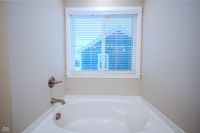 7294 Broadview Lane, Mccordsville, IN 46055