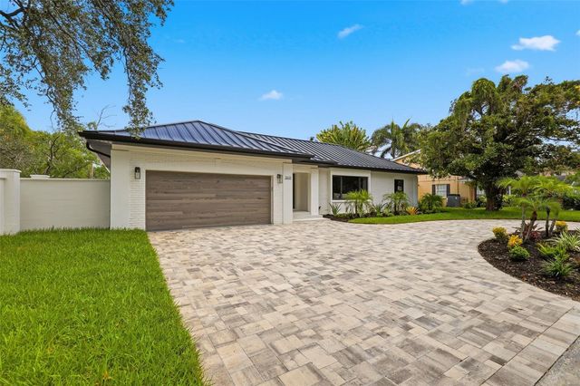 2823 W MORRISON AVENUE, Tampa, FL 33629