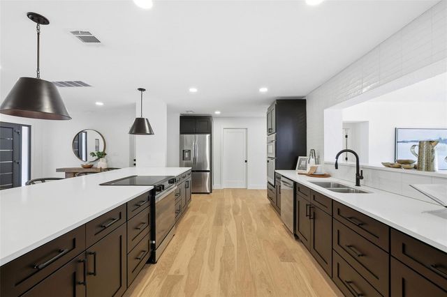2823 W MORRISON AVENUE, Tampa, FL 33629