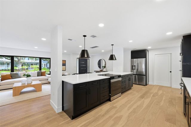 2823 W MORRISON AVENUE, Tampa, FL 33629