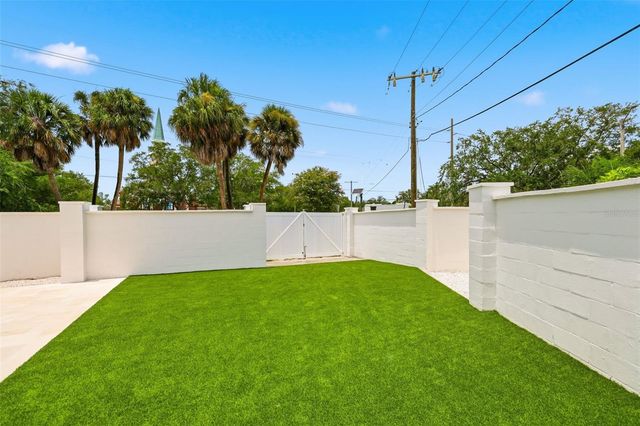 2823 W MORRISON AVENUE, Tampa, FL 33629