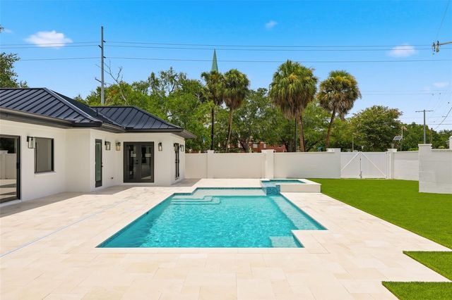 2823 W MORRISON AVENUE, Tampa, FL 33629