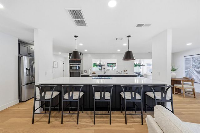 2823 W MORRISON AVENUE, Tampa, FL 33629